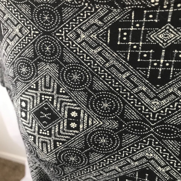 LuLaRoe Medium Tribal Short Sleeve Pattern Dress - Picture 5 of 7